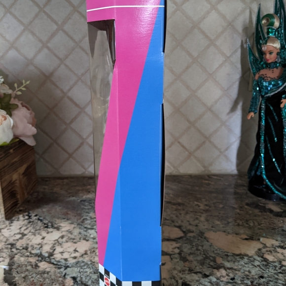 VTG 1998 NIB Barbie NASCAR 50th Anniversary - Picture 5 of 7